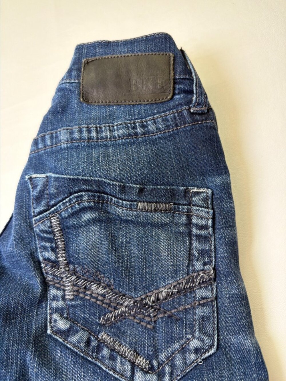 BKE AARON Jeans Men’s Size 25R Straight Slim Leg Dark Wash Stretch Whiskering - Picture 4 of 11
